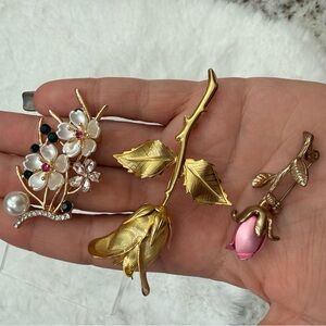 Gold Tone Rose and Floral Brooch Set - Pink and Gold